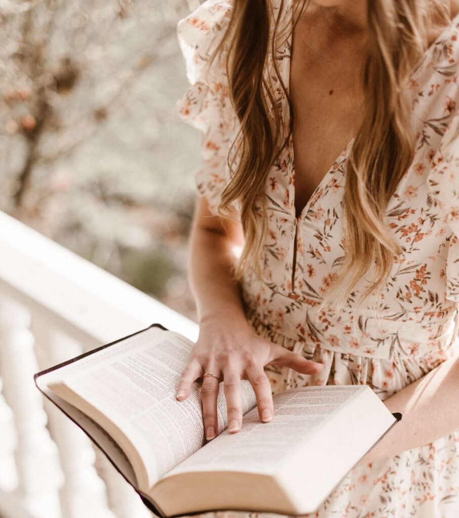 Woman, praying, prayer, woman with bible
